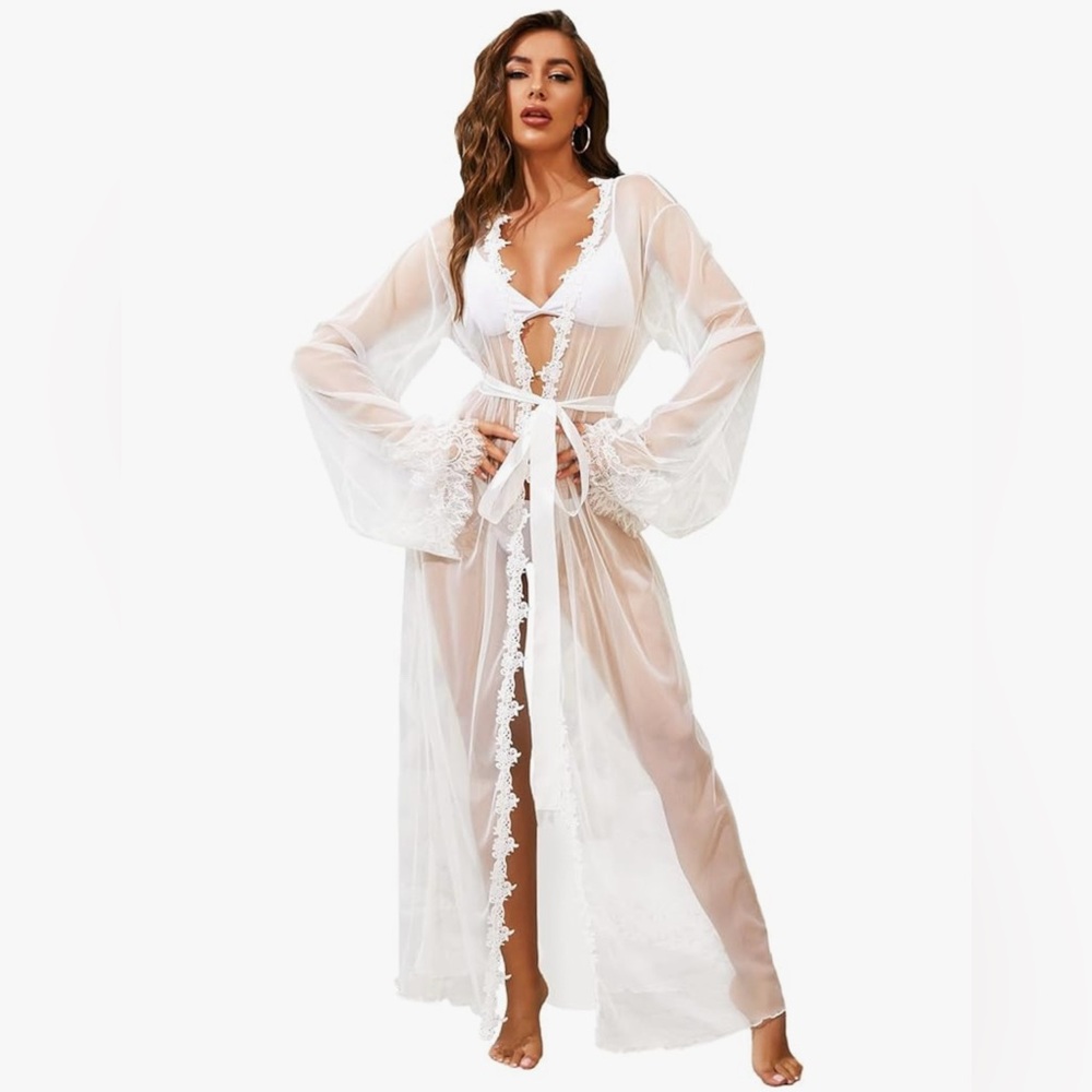 Long white lace robe bridal